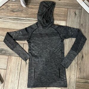 Lululemon Athletica size 6 (fits like a small) pullover with hood